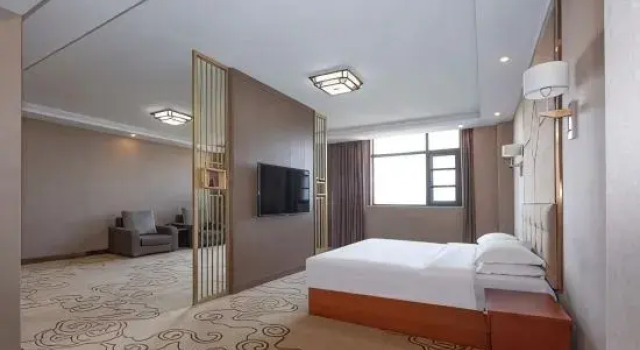 Люкс Business Chuyue Hejin Hotel