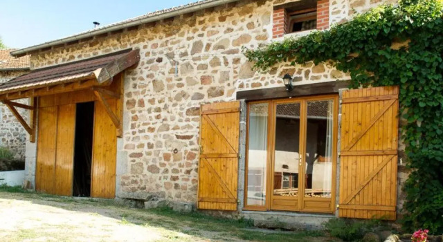 Charmante Grange avec Jardin et Animaux Acceptés - FR-1-489-47, Забронировать Отель Отели Шатель-Монтань с парковкой, Парковка