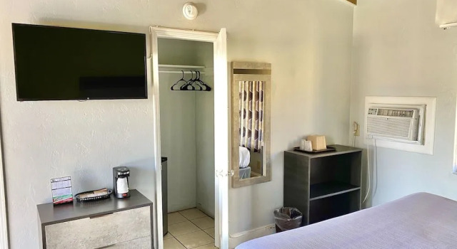 Budget Inn South, Забронировать Отель Отели Форт-Лодердейл с парковкой, рядом с Intracoastal Waterway, Парковка