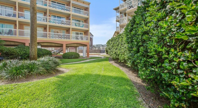 Victorian Escape - Serene Condo With Beach Views 1 Bedroom Condo by Redawning, Забронировать Апартаменты/квартира Галвестон Texas Gulf Coast, рядом с Рыболовный пирс на 61-й улице