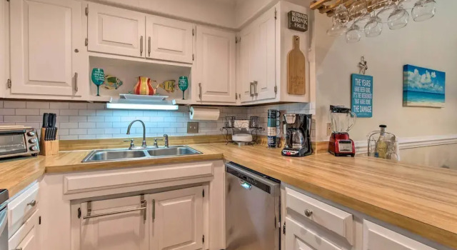 Апартаменты с 2 комнатами с балконом Topsail Beach Oceanfront Oasis w/ Stunning Views!