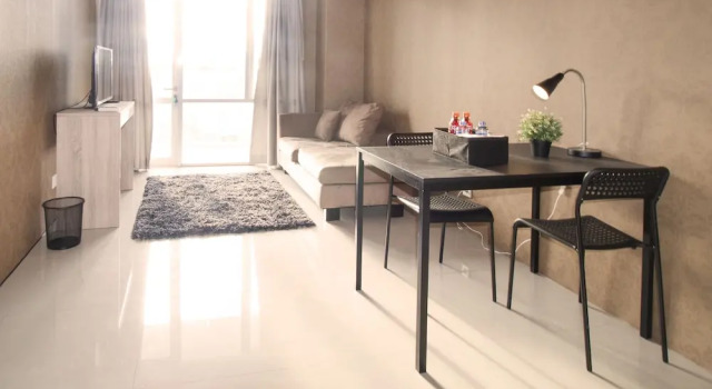 1 Bedroom Ambassade Residence By Travelio, Book Hotel Hoteller i Mampang med pool, Swimmingpool