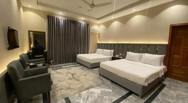 Номер Deluxe VIP Express Peshawar
