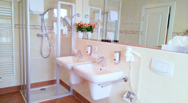 Люкс с балконом Alexa Hotel