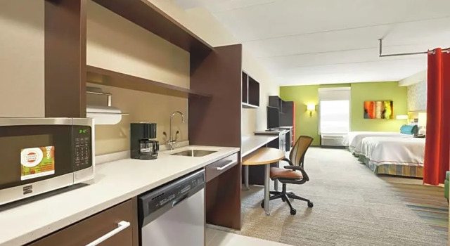 Четырёхместный люкс Premium Home2 Suites by Hilton Knoxville West