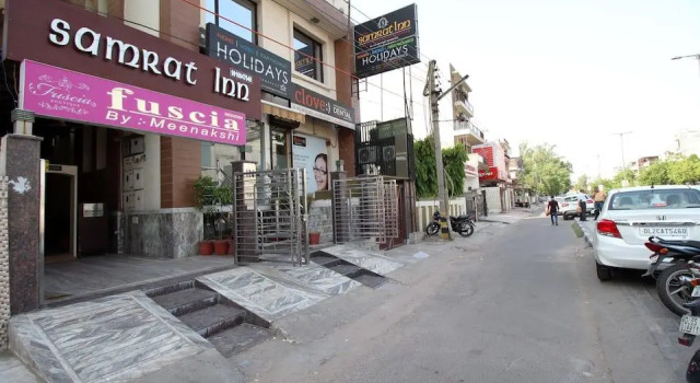 Samrat Inn
