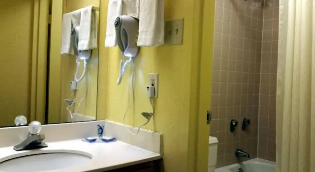 Четырёхместный номер Standard Relax Inn & Suites