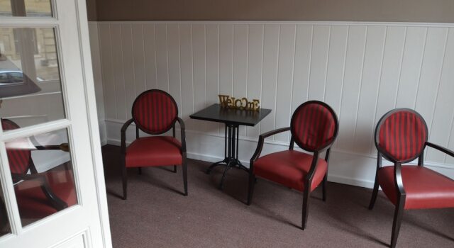 L'Empereur, sa Femme et le petit Prince, Book Hotel 4-stjernede hoteller i Lothringen, 4*
