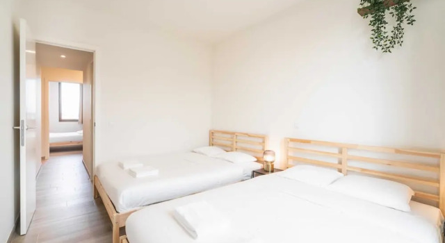 City Centre Retreat for 12 in Antwerp, Забронировать Апартаменты/квартира Апартаменты Антверпена, рядом с Red Star Line Museum, Апартаменты/квартира