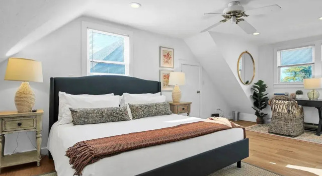 Charming 3br Home In Nantucket's Natural Beauty 3 Bedroom Home, Забронировать Дом для отпуска Коттеджи Нантакет, рядом с The Artists' Association of Nantucket, Коттедж
