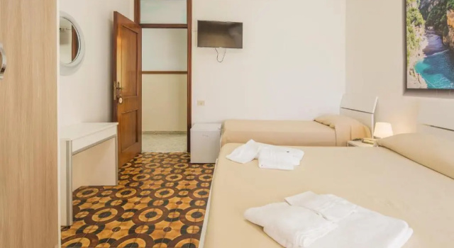 Трёхместный номер Standard с видом на море Hotel Rosy