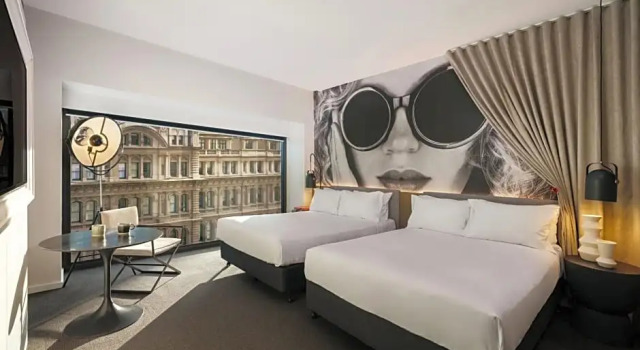 Четырёхместный номер Standard с видом на город Hotel Indigo Melbourne on Flinders by IHG