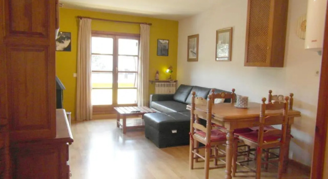 A01 - Anciles Apartamento - Villmor, Book Apartment Hotels in Aragon with Parking, Parking