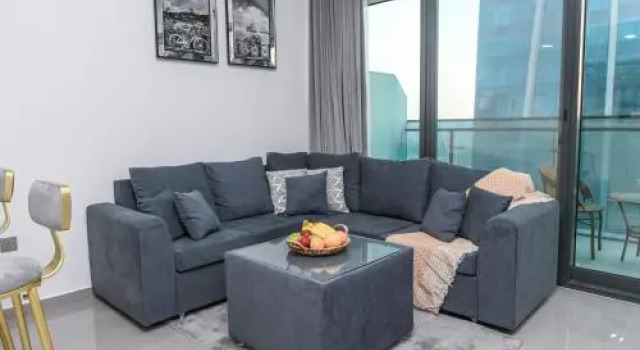 Luton Vacation Homes - Damac Maison Studio, Canal View