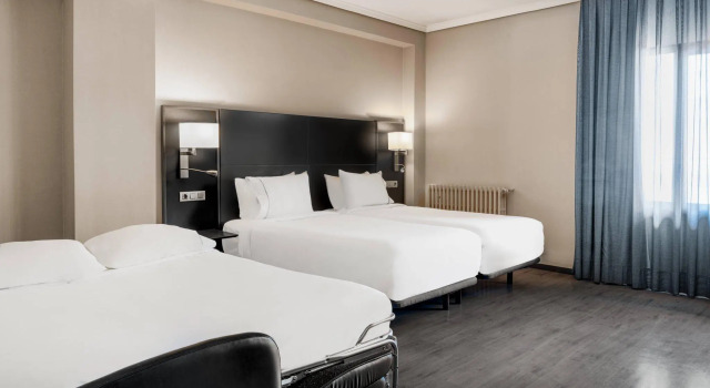 Standard Double Family room B&B HOTEL Vitoria General Álava