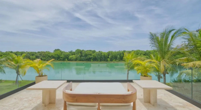 Коттедж Modern Lake Villa With English Speaking Staff in Golf and Beach Resort