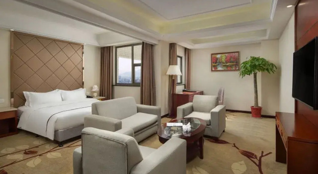 Tongfa Heyi Hotel, Rezerwuj Hotel Hotele w Changsha z parkingiem, w pobliżu Wuyi Square, Parking