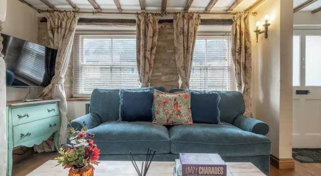 Eilmers Cottage Lovely 4BD in Malmesbury, Забронировать Дом для отпуска Отели в центре Малмсбери, в центре