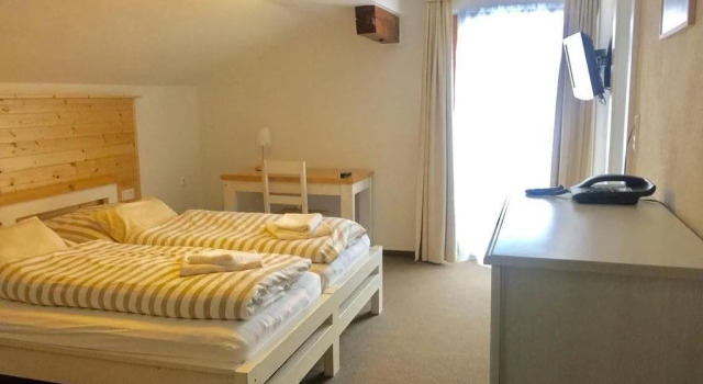 Hotel OXYGEM, Забронировать Отель Лофер 
