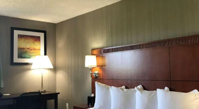 Двухместный номер Standard Country Inn & Suites by Radisson, Delta Park North Portland
