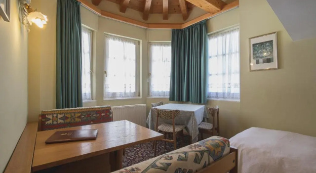 Полулюкс Deluxe Hotel Centrale