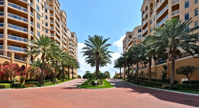 Stunning Beach Front 3 Bd Apartment @ Clearwater Belle Harbor 401