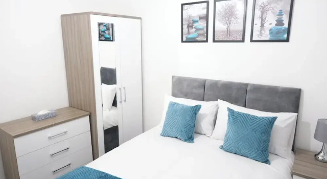 Коттедж Modern House - 3 Bedrooms - 1 Bath - Mancity