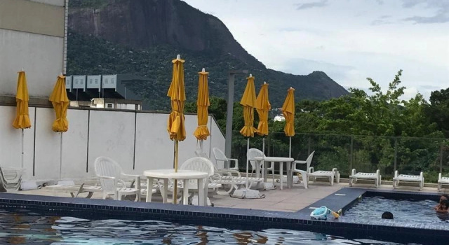Lindo Apartamento Em área Nobre Do Leblon Para Até 6 Pessoas, Забронировать Апартаменты/квартира Отели Рио-де-Жанейро с парковкой, рядом с Папский католический университет Рио-де-Жанейро, Парковка