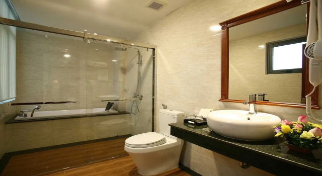 Двухместный люкс Western Hanoi Hotel