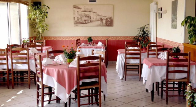 Hotel Restaurant Le Prado, Book Hotel Hoteller i Rhône-Alps med parkering, Parkering