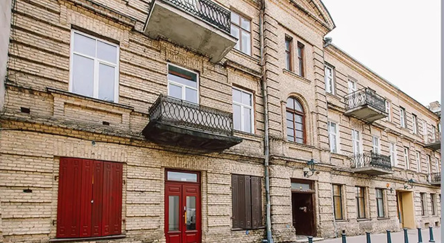 Boksto old town Savich II, Забронировать Апартаменты/квартира Отели Вильнюса с парковкой, рядом с Костел Святой Анны, Парковка