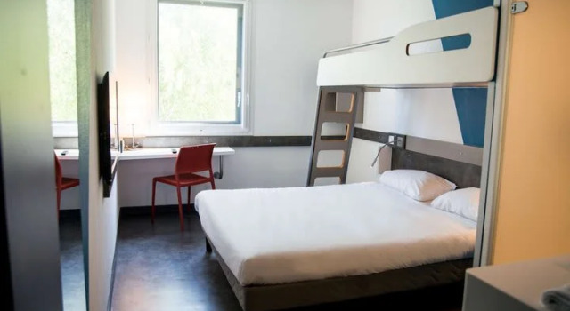 Кровать в общем номере Ibis Budget Archamps Porte de Genève