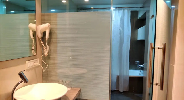 Двухместный номер Deluxe Hotel Satkar Residency