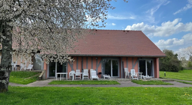 Коттедж с 2 комнатами Orient Village