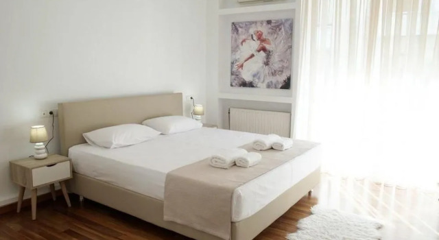 Spacious Modern 3BD Apartment, Забронировать Апартаменты/квартира Отели Афины с парковкой, рядом с Здание греческого парламента, Парковка
