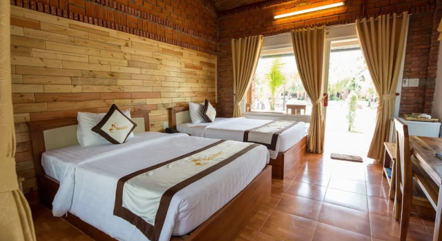 Трёхместный номер Standard с балконом и с красивым видом из окна Sen Viet Phu Quoc Resort Sport & Spa