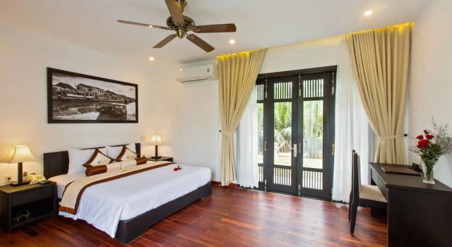 Двухместный номер Standard с балконом и с видом на реку HANZ Natural Boutique Hotel Villa
