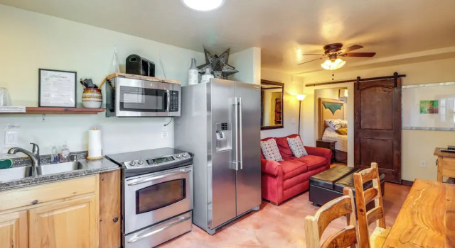 Pet-friendly Tucson Casita: Shared Hot Tub & Patio, Rezerwuj Dom wakacyjny Tucson Arizona