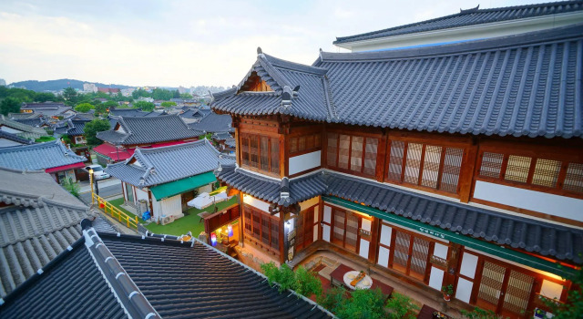 Jeonju Cheonnyeoneui Achim Hanok Pension, Забронировать Отель Чонджу Чолла-Пукто, рядом с Конфуцианская школа хянгё в Чонджу