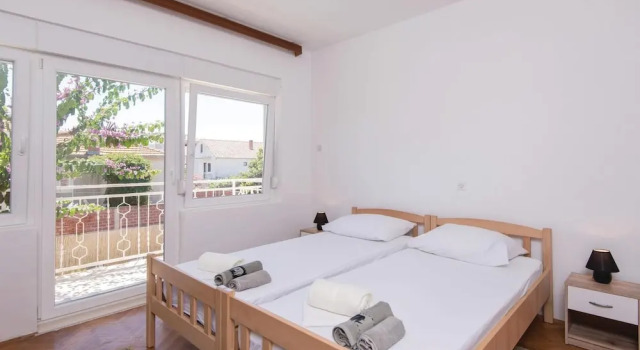 Amazing Home in Orebic With 6 Bedrooms, Outdoor Swimming Pool and Wifi