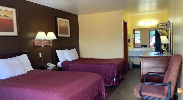 Четырёхместный номер Standard Southern Nights Motel