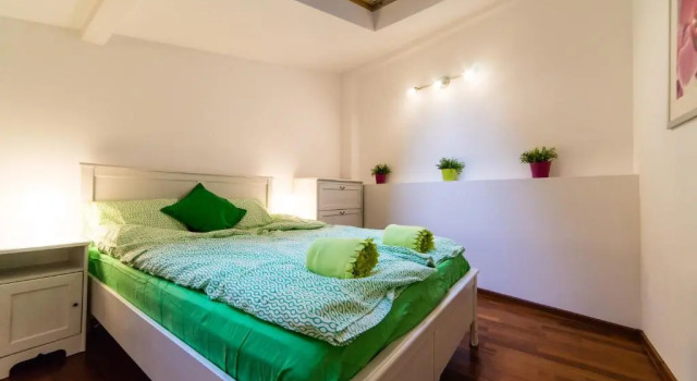Quiet & Cosy Apt in the Heart of Old Cracow, Забронировать Апартаменты/квартира Апартаменты Кракова, рядом с Church of the Holy Apostles Peter and Paul, Апартаменты/квартира
