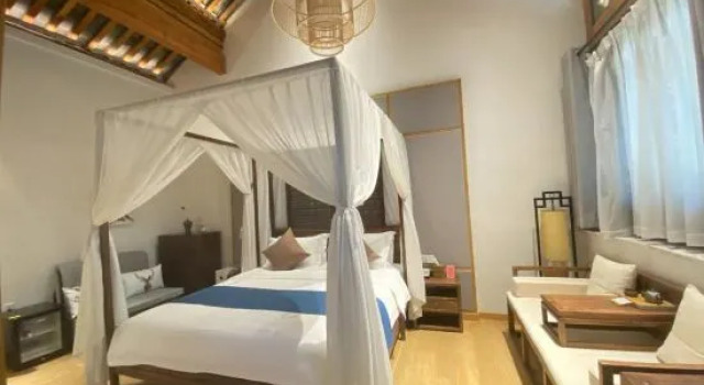 Люкс с 2 комнатами с видом на внутренний двор Yuzhou Songbook Cultural Luxury Resort Hotel