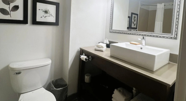 Двухместный люкс Country Inn & Suites by Radisson, Wytheville, VA
