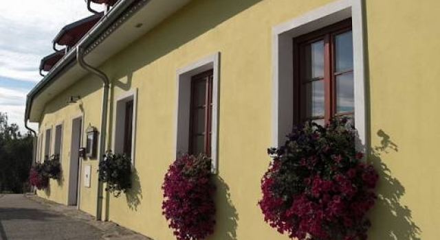 Penzion Kříž, Забронировать Отель Отели Чески-Крумлов с парковкой, рядом с House of the Dyed Cloth, Парковка