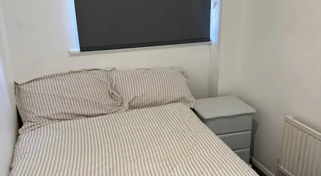 Close London City Airport- Petok - Free Parking