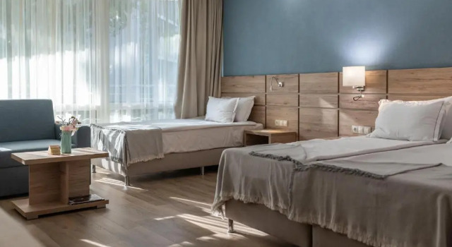Полулюкс Hotel Neptun Beach