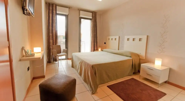 Трёхместный номер Standard с балконом Agorà Hotel - Calamandrana