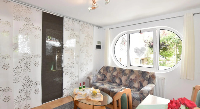 Vintage Bungalow in Neubukow in Meeresnaehe, Забронировать Дом для отпуска Отели Нойбуков с парковкой, Парковка