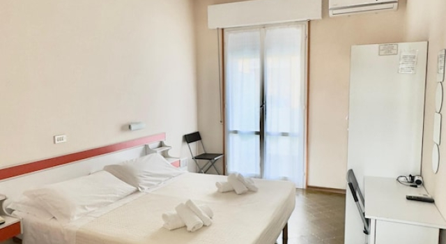 Трёхместный номер Standard с балконом Hotel B&B Avana